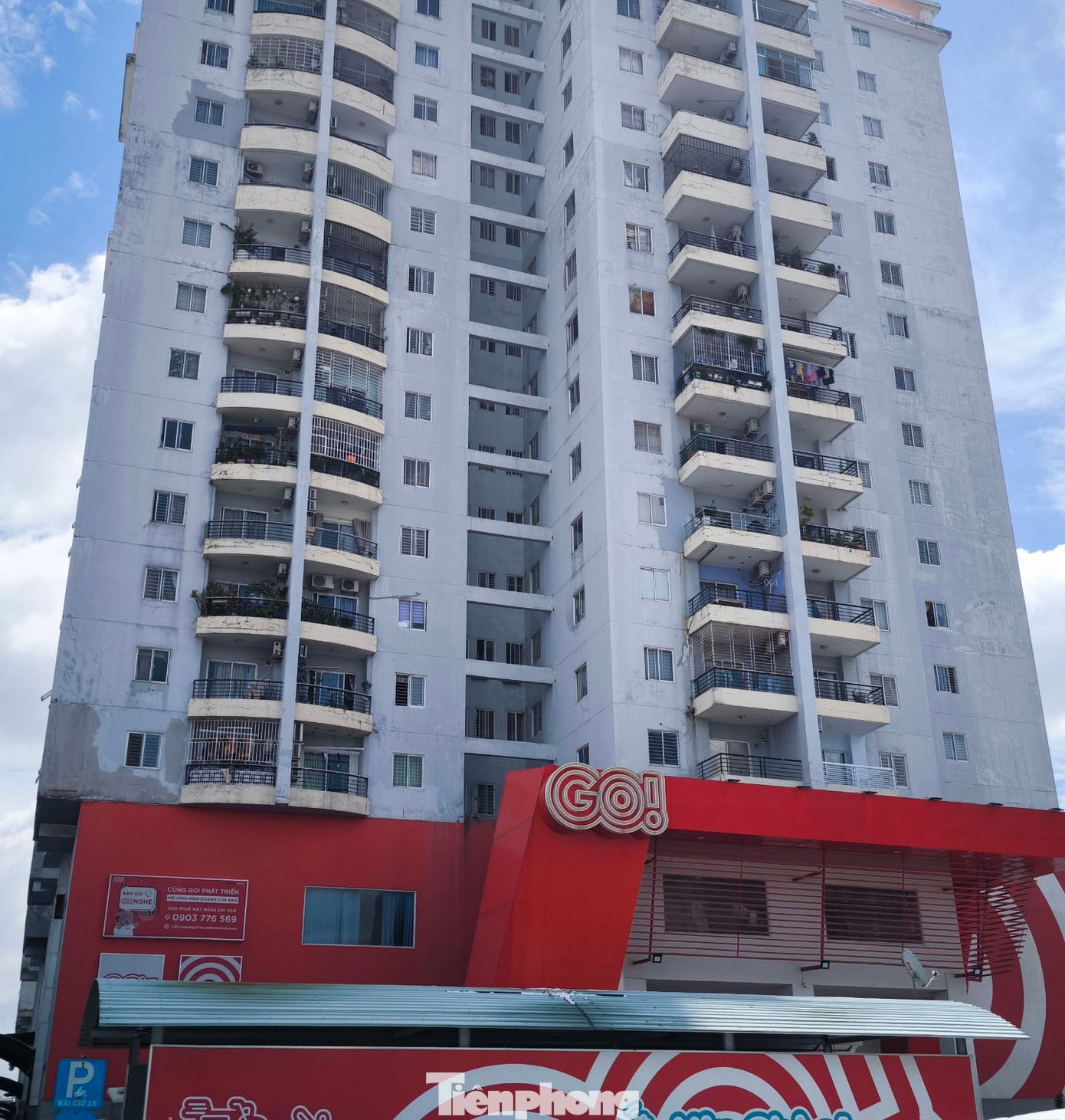 Chung cư Phú Thạnh (số 53 Nguyễn Sơn, phường Phú Thạnh, quận Tân Phú, TPHCM) - nơi 213 hộ dân có nguy cơ mất nhà. Chung cư Phú Thạnh (số 53 Nguyễn Sơn, phường Phú Thạnh, quận Tân Phú, TPHCM) - nơi 213 hộ dân có nguy cơ mất nhà.