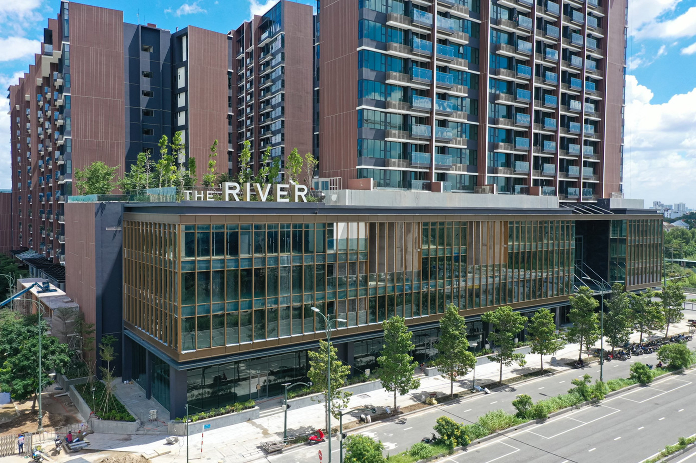 Khu căn hộ The River Thủ Thiêm đang giao dịch từ 6.000 - 9.000 USD/m2, chưa bao gồm thuế và phí bảo trì. Khu căn hộ The River Thủ Thiêm đang giao dịch từ 6.000 - 9.000 USD/m2, chưa bao gồm thuế và phí bảo trì.