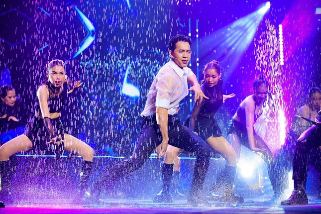 Mức thù lao và ngân sách hoạt động năm 2024 cho Hội đồng quản trị và Ban kiểm soát là 0,6% lợi nhuận sau thuế hợp nhất.