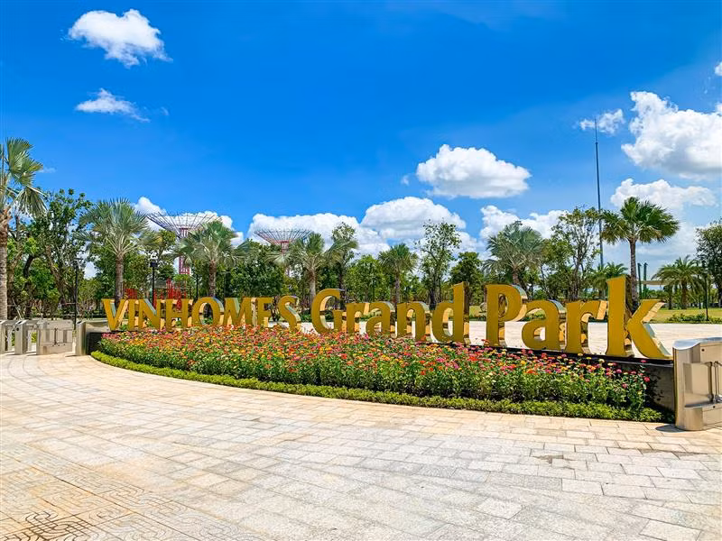 Vinhomes sẽ 13.000 tỷ đồng để mua lại cổ phiếu quỹ. Vinhomes sẽ 13.000 tỷ đồng để mua lại cổ phiếu quỹ.