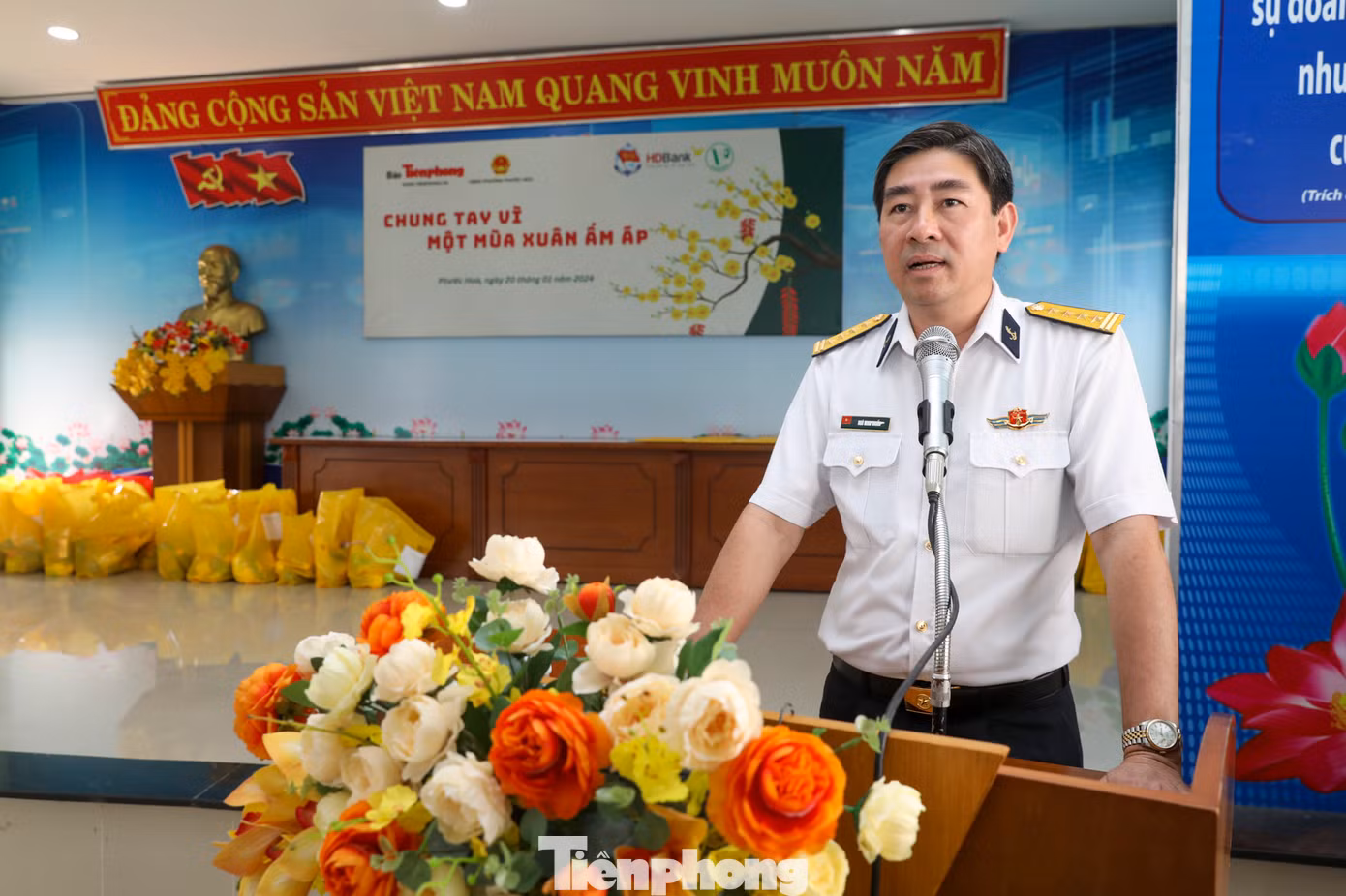 Đại tá Ngô Minh Thuấn, Tổng giám đốc Tổng công ty Tân Cảng Sài Gòn phát biểu tại chương trình. Đại tá Ngô Minh Thuấn, Tổng giám đốc Tổng công ty Tân Cảng Sài Gòn phát biểu tại chương trình.