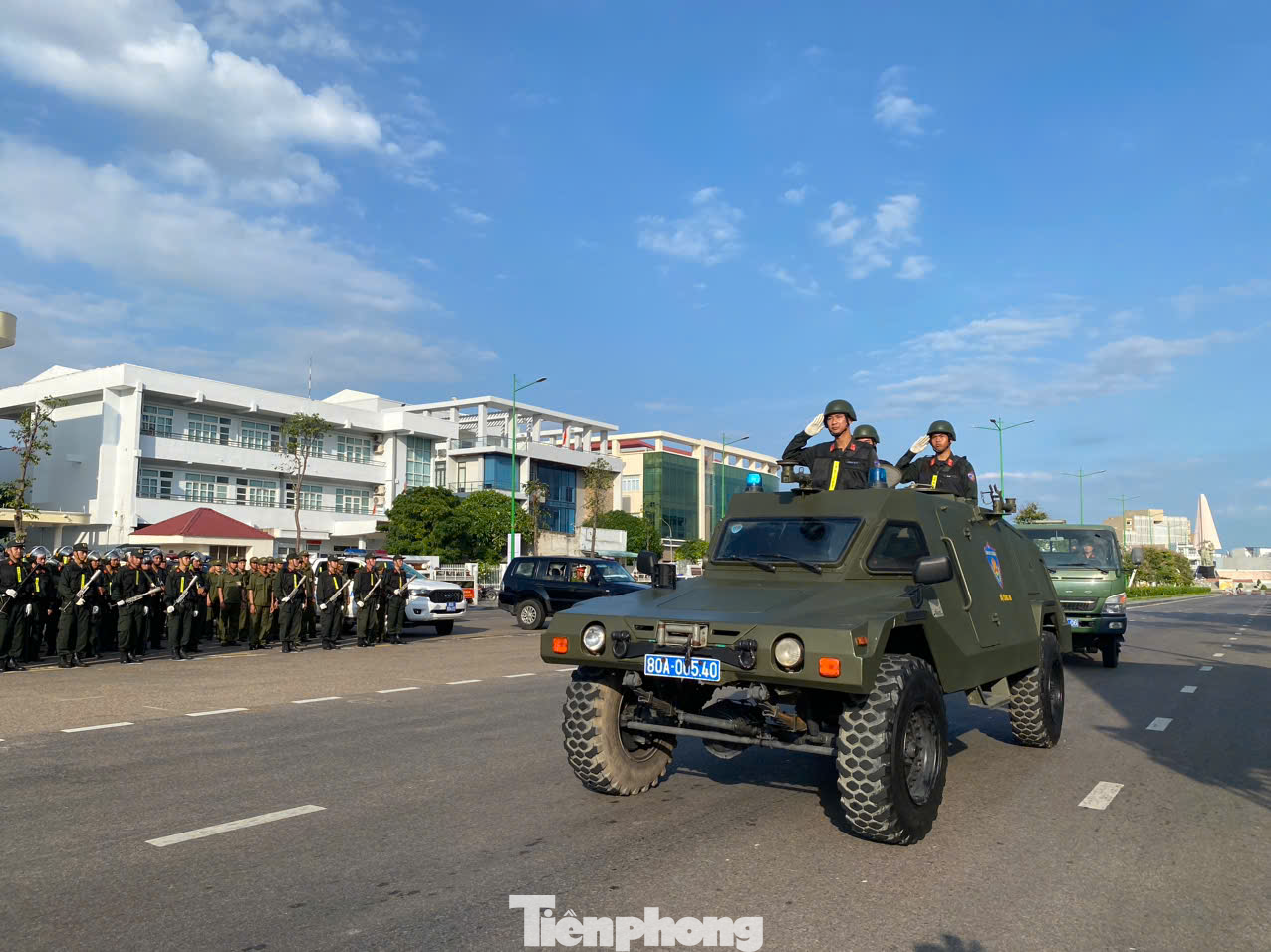 Đợt ra quân này, Công an tỉnh Bình Thuận quyết tâm trừng trị các loại tội phạm, tuyên chiến với các băng, nhóm tội phạm có tổ chức. Đợt ra quân này, Công an tỉnh Bình Thuận quyết tâm trừng trị các loại tội phạm, tuyên chiến với các băng, nhóm tội phạm có tổ chức.