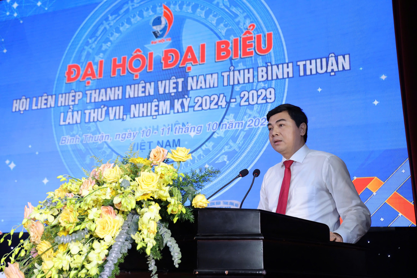 Ông Nguyễn Hoài Anh - Bí thư Tỉnh uỷ Bình Thuận phát biểu tại đại hội.