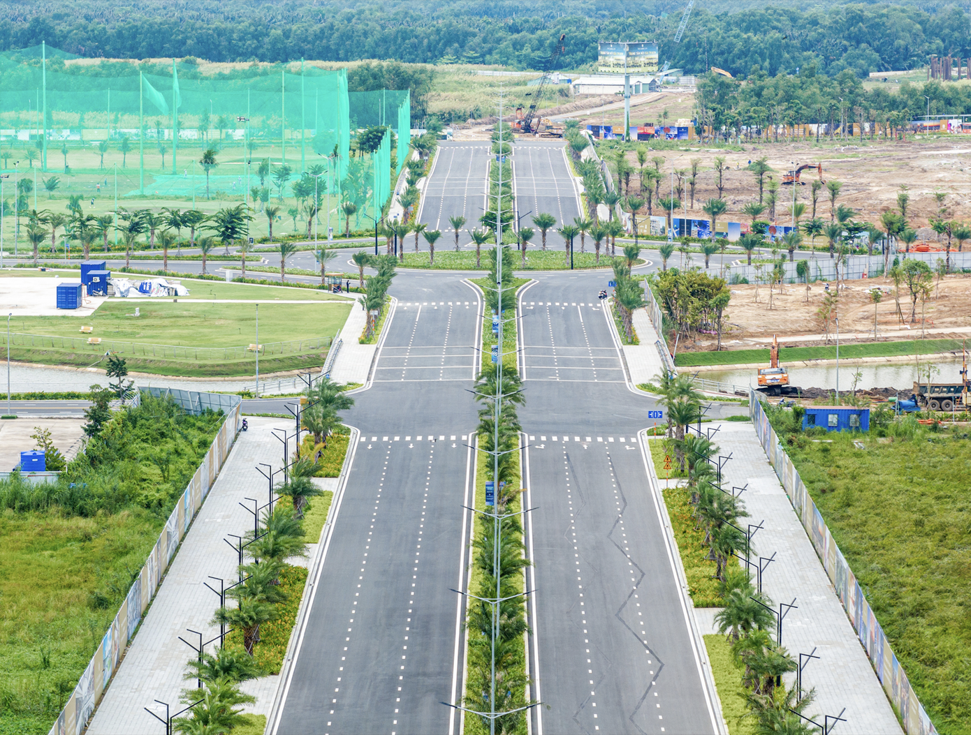 Một phần đường Liên Phường đã nên hình hài. Một phần đường Liên Phường đã nên hình hài.