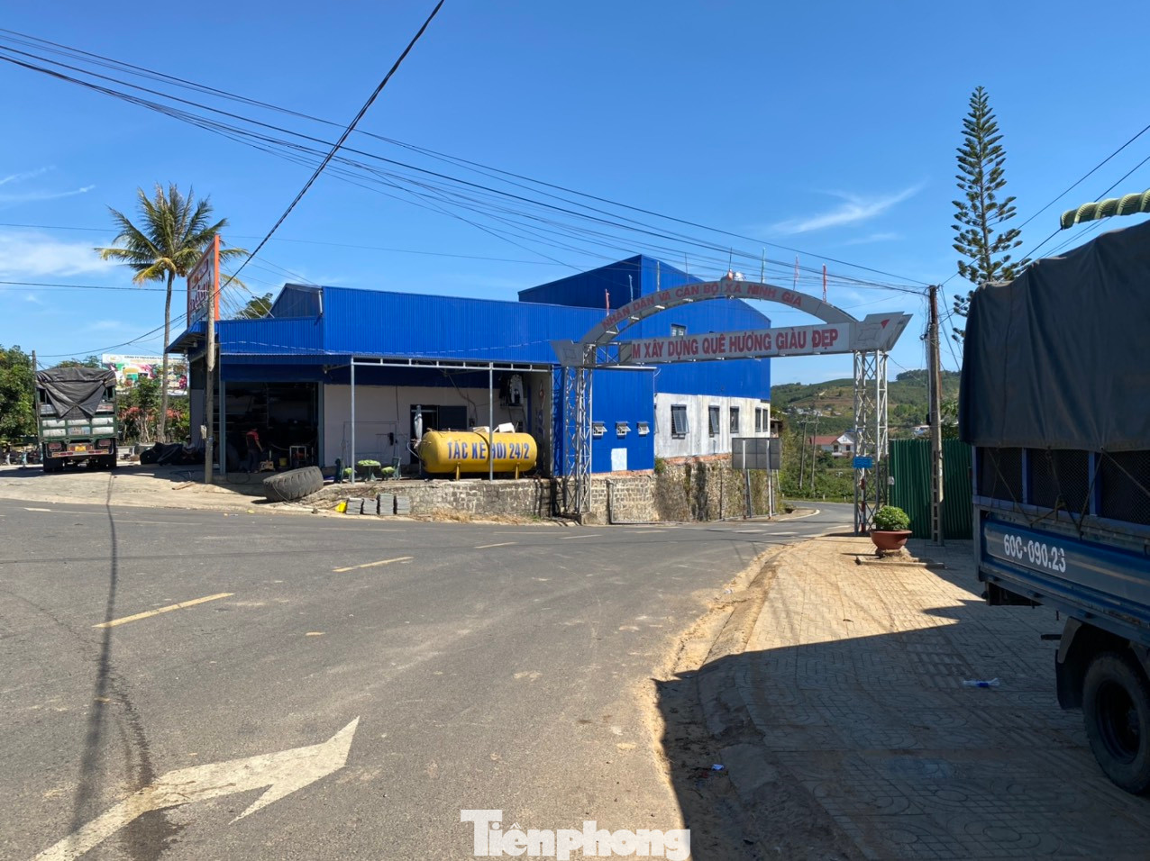 Dự án Khu đô thị thương mại du lịch nghỉ dưỡng sinh thái Đại Ninh nằm trải dài trên quốc lộ 20, đoạn qua huyện Đức Trọng. Đây là con đường dẫn vào dự án Khu đô thị thương mại du lịch nghỉ dưỡng sinh thái Đại Ninh.