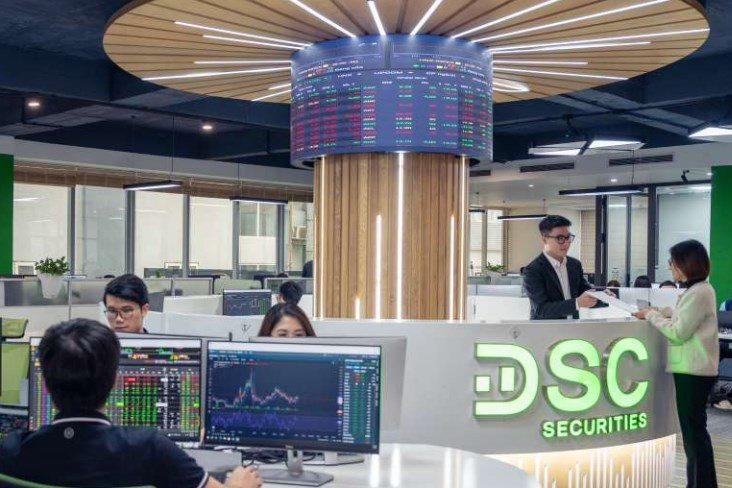 Gần 205 triệu cổ phiếu của Công ty CP Chứng khoán DSC sẽ chào sàn HoSE với giá tham chiếu 22.500 đồng/cổ phiếu.