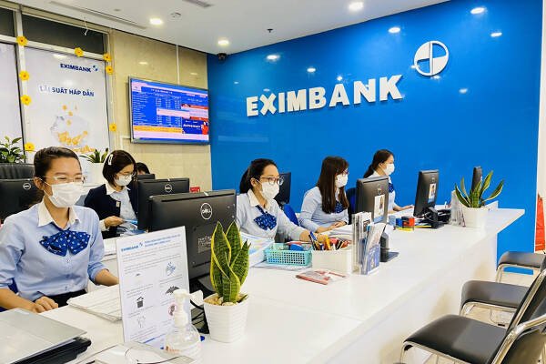 Eximbank đang có 5 cổ đông sở hữu từ 1% vốn điều lệ trở lên. Eximbank đang có 5 cổ đông sở hữu từ 1% vốn điều lệ trở lên.