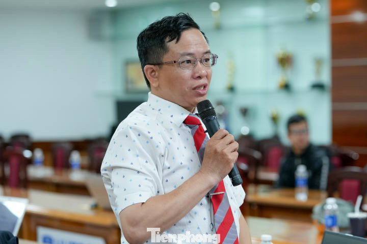 Theo PGS.TS Thái Văn Nam, Việt Nam đã thực hiện một số cơ chế và chính sách để thúc đẩy chuyển đổi năng lượng một cách hiệu quả và bền vững. Theo PGS.TS Thái Văn Nam, Việt Nam đã thực hiện một số cơ chế và chính sách để thúc đẩy chuyển đổi năng lượng một cách hiệu quả và bền vững.