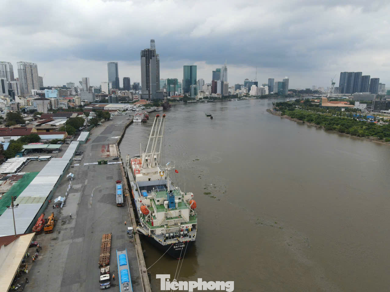 Một phần khu đất của khu phức hợp Nhà Rồng - Khánh Hội mà nhiều doanh nghiệp đang muốn mua lại từ bà Lan. Ảnh: Phạm Nguyễn.