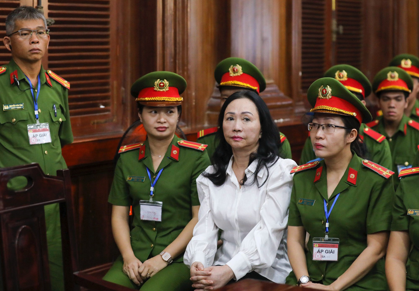 Công ty CP Quốc Cường Gia Lai phải trả lại toàn bộ số tiền đã nhận từ bị cáo Trương Mỹ Lan là hơn 2.800 tỷ đồng.