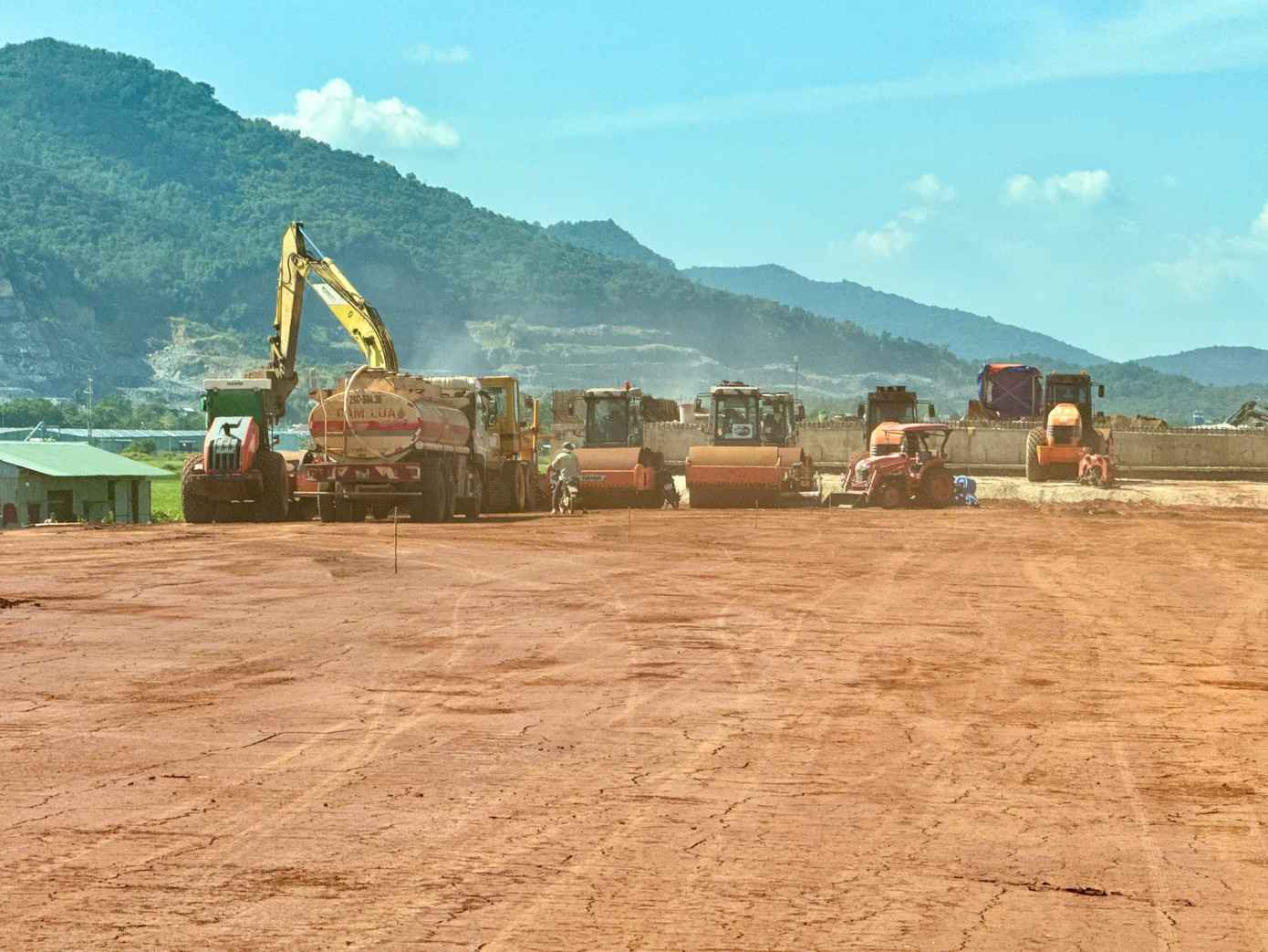 Cao tốc Biên Hòa - Vũng Tàu sau hoàn thành sẽ kết nối các tuyến cao tốc TPHCM - Long Thành - Dầu Giây, cao tốc Bến Lức - Long Thành, các tuyến đường kết nối vào sân bay Long Thành để hình thành trục giao thông xương sống giải quyết kẹt xe trên quốc lộ 51. Trục cao tốc này cũng sẽ phát huy tối đa tiềm năng của cảng biển Cái Mép - Thị Vải, sân bay quốc tế Long Thành, thúc đẩy phát triển kinh tế xã hội của các tỉnh Đồng Nai, Bà Rịa - Vũng Tàu và cả vùng Đông Nam Bộ. Cao tốc Biên Hòa - Vũng Tàu sau hoàn thành sẽ kết nối các tuyến cao tốc TPHCM - Long Thành - Dầu Giây, cao tốc Bến Lức - Long Thành, các tuyến đường kết nối vào sân bay Long Thành để hình thành trục giao thông xương sống giải quyết kẹt xe trên quốc lộ 51. Trục cao tốc này cũng sẽ phát huy tối đa tiềm năng của cảng biển Cái Mép - Thị Vải, sân bay quốc tế Long Thành, thúc đẩy phát triển kinh tế xã hội của các tỉnh Đồng Nai, Bà Rịa - Vũng Tàu và cả vùng Đông Nam Bộ.