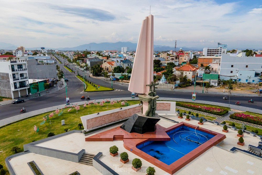 TP. Phan Thiết sẽ nhập 3 phường Lạc Đạo, Đức Thắng và Đức nghĩa thành một phường. TP. Phan Thiết sẽ nhập 3 phường Lạc Đạo, Đức Thắng và Đức nghĩa thành một phường.