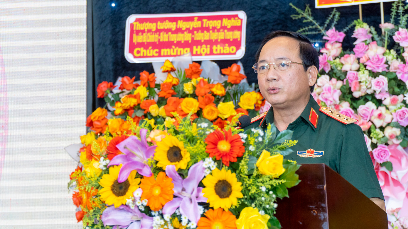 Thượng tướng Trịnh Văn Quyết - Chủ nhiệm Tổng cục Chính trị Quân đội Nhân dân Việt Nam, phát biểu chỉ đạo tại hội thảo. Ảnh: Báo Bà Rịa - Vũng Tàu.