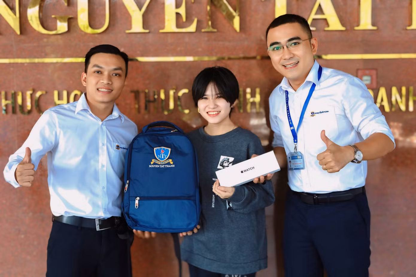 Nhà trường dành tặng 2.000 suất học bổng cho 2.000 thí sinh nhập học trước ngày 15/9/2024 vào 1 trong 57 chương trình đào tạo của trường, cùng với nhiều phần quà hấp dẫn.