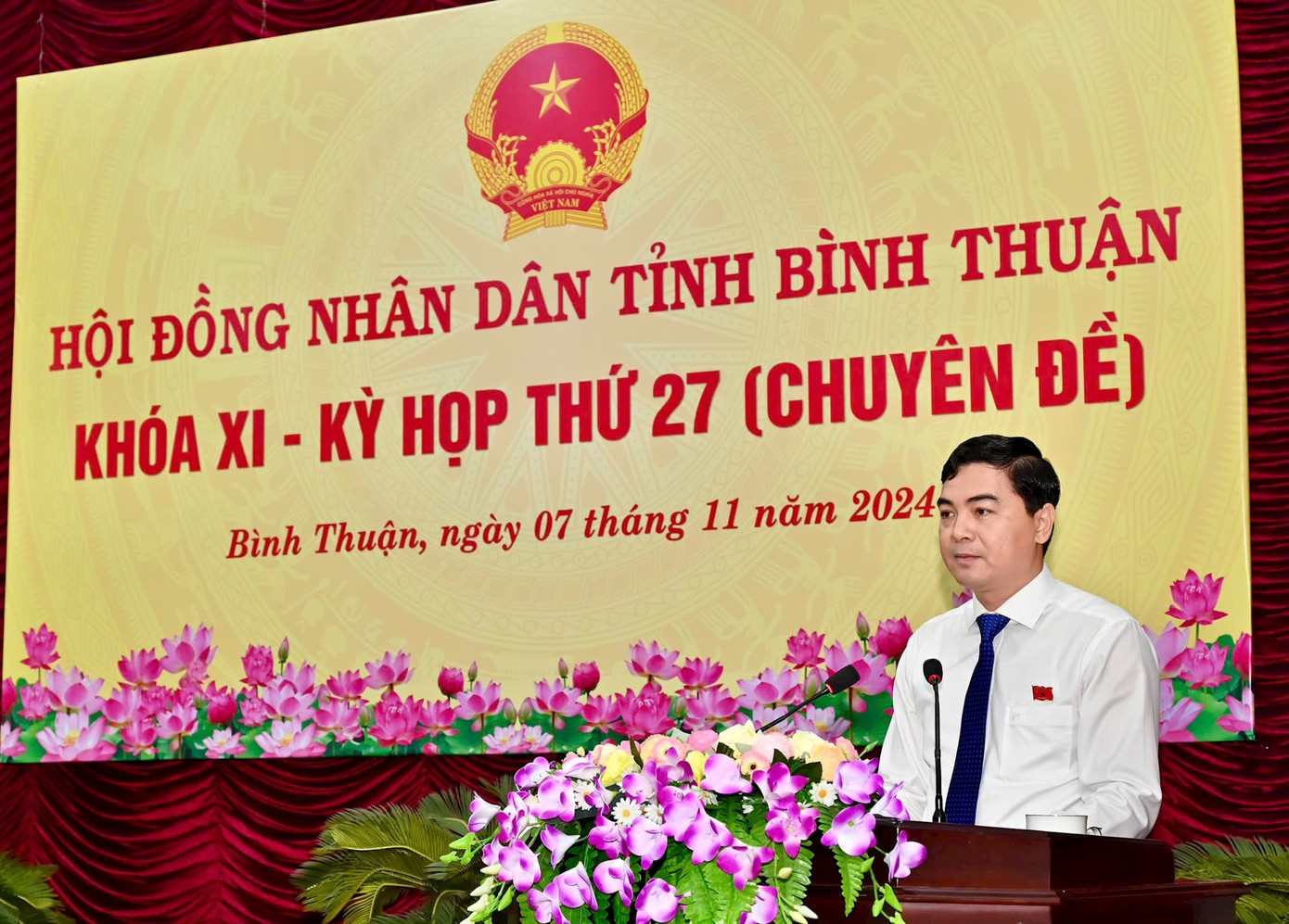 Ông Nguyễn Hoài Anh, Chủ tịch HĐND tỉnh Bình Thuận phát biểu khai mạc kỳ họp. Ảnh: Báo Bình Thuận. Ông Nguyễn Hoài Anh, Chủ tịch HĐND tỉnh Bình Thuận phát biểu khai mạc kỳ họp. Ảnh: Báo Bình Thuận.