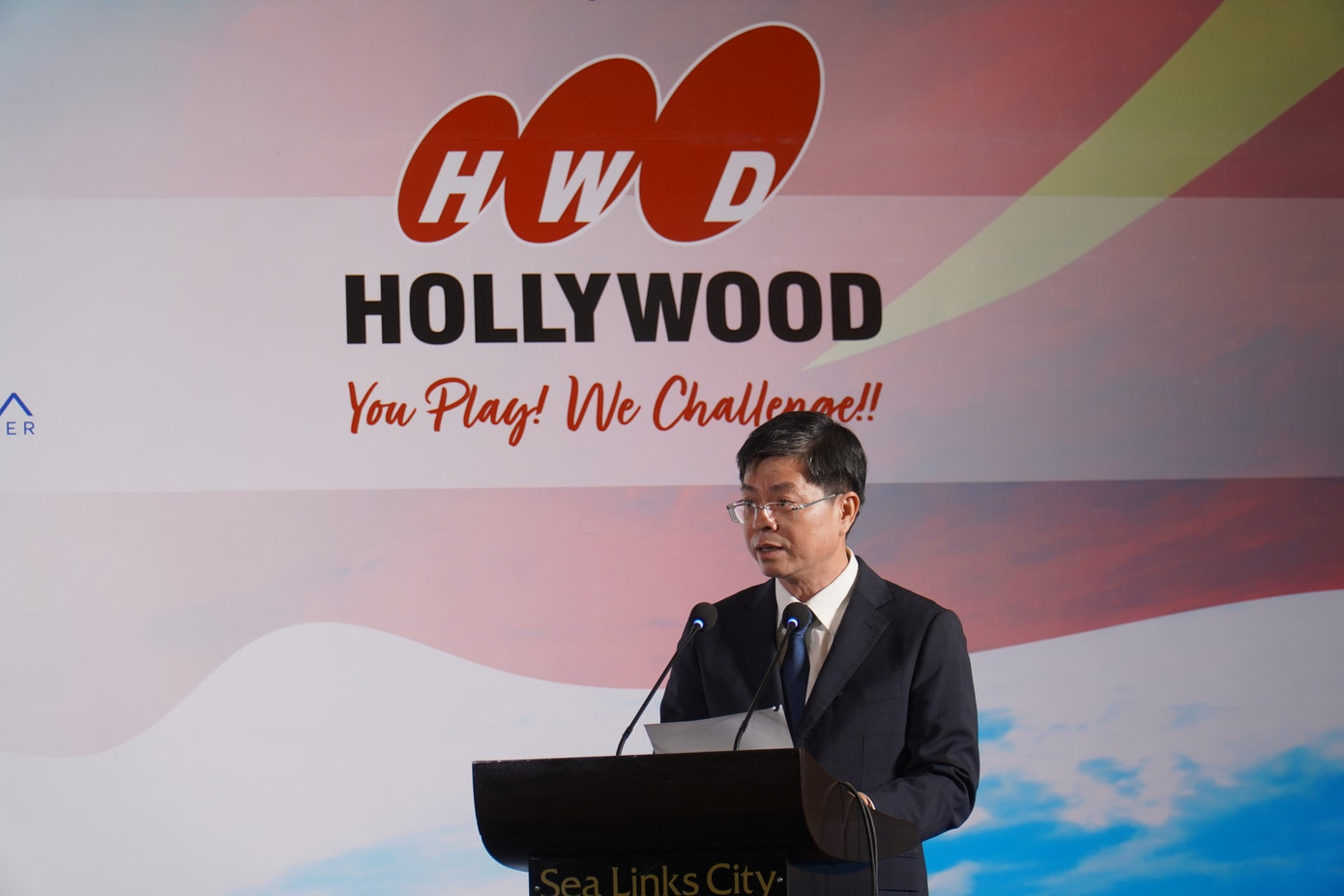 Ông Nguyễn Hồng Hải - Phó Chủ tịch UBND tỉnh Bình Thuận phát biểu tại lễ khai mạc. Ảnh: Báo Bình Thuận.