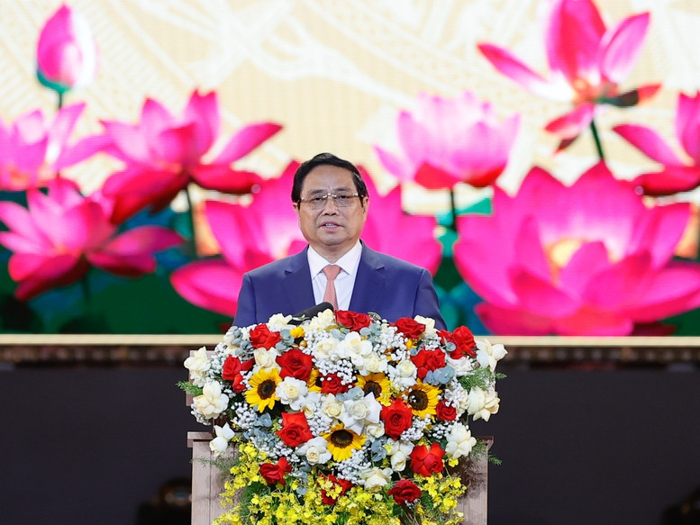 Thủ tướng Phạm Minh Chính phát biểu tại lễ kỷ niệm 60 năm Chiến thắng Bình Giã (2/12/1964-2/12/2024). Ảnh: VGP.