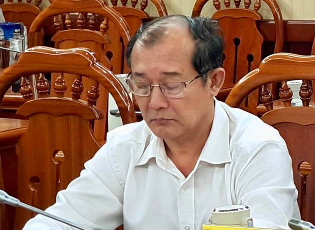 Ông Phạm Minh An - Giám đốc Sở Y tế tỉnh Bà Rịa - Vũng Tàu bị khởi tố, cấm đi khỏi nơi cư trú vì “Thiếu trách nhiệm gây hậu quả nghiêm trọng”. Ông Phạm Minh An - Giám đốc Sở Y tế tỉnh Bà Rịa - Vũng Tàu bị khởi tố, cấm đi khỏi nơi cư trú vì “Thiếu trách nhiệm gây hậu quả nghiêm trọng”.