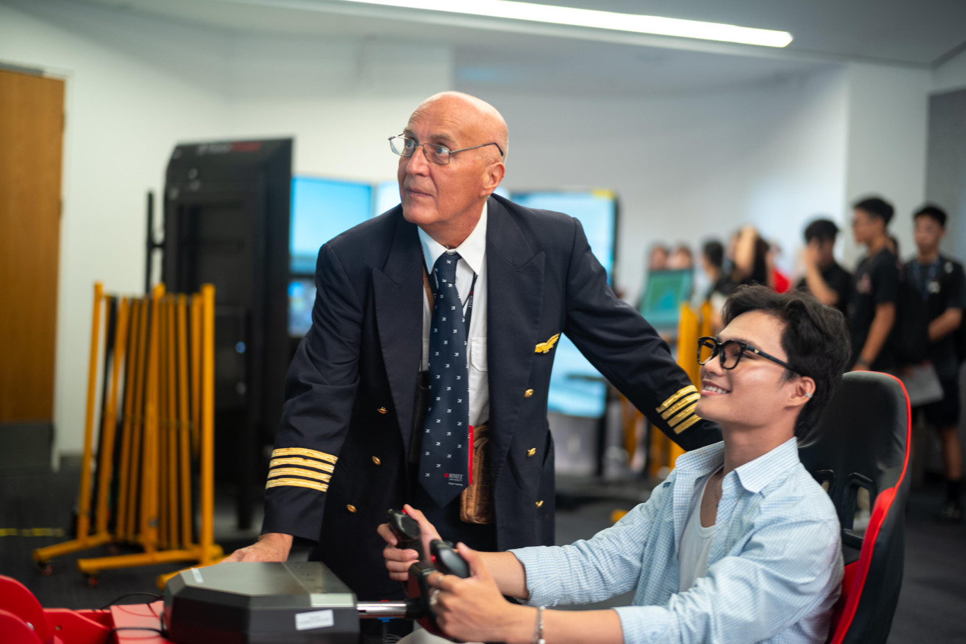 PGS. TS Alberto Bernabeo (bìa trái). PGS. TS Alberto Bernabeo (bìa trái).