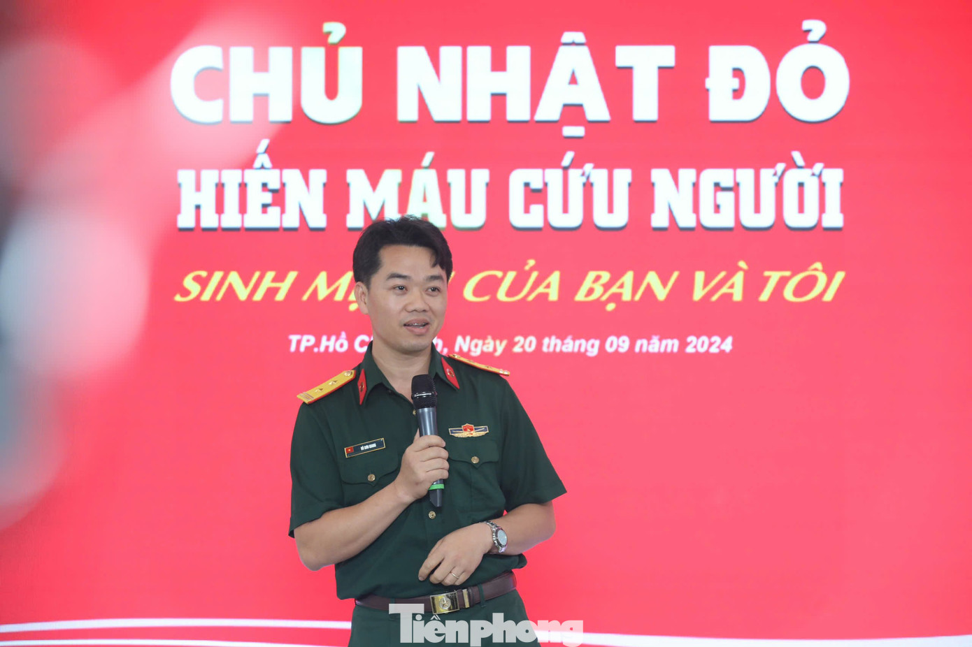 Trung tá, Bác sĩ Vũ Sơn Giang - Phó Chủ nhiệm Chính trị Bệnh viện Quân Y 175 phát biểu tại chương trình. Trung tá, Bác sĩ Vũ Sơn Giang - Phó Chủ nhiệm Chính trị Bệnh viện Quân Y 175 phát biểu tại chương trình.