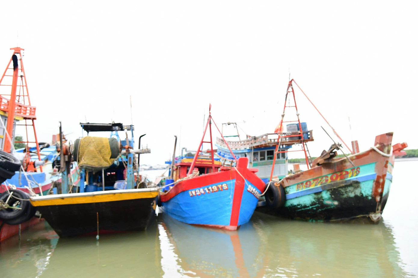 Ba tàu vi phạm được tạm giữ ở cảng Hải đoàn Biên phòng 18.