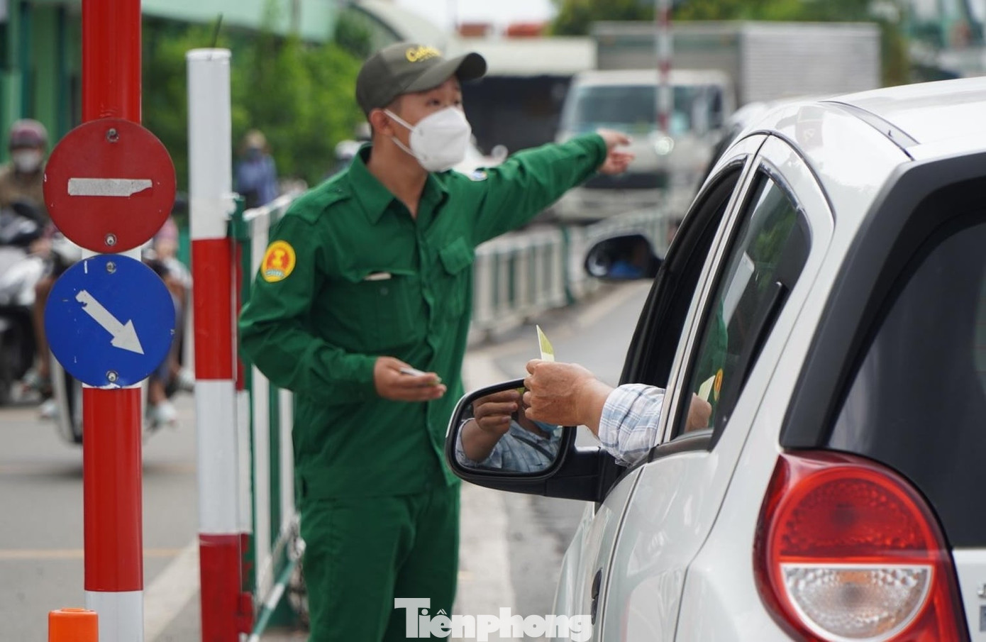 Phà Cát Lái vẫn nhận tiền mệnh giá nhỏ.