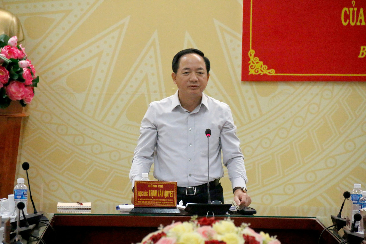 Ông Trịnh Văn Quyết - Bí thư Trung ương Đảng, Ủy viên Ban Thường vụ Quân ủy Trung ương, Chủ nhiệm Tổng cục Chính trị Quân đội Nhân dân Việt Nam phát biểu tại buổi làm việc.