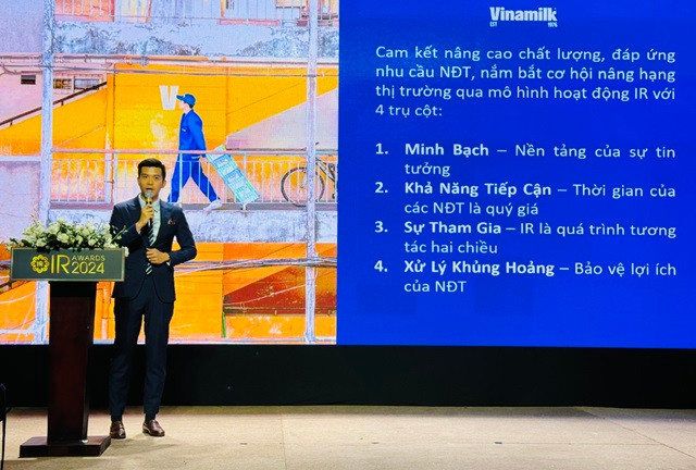 Ông Đồng Quang Trung - Trưởng ban Quan hệ Nhà đầu tư Vinamilk phát biểu tại hội thảo. Ông Đồng Quang Trung - Trưởng ban Quan hệ Nhà đầu tư Vinamilk phát biểu tại hội thảo.