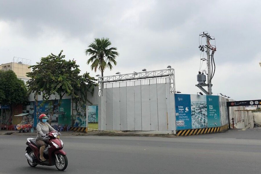 Dự án D-One Sài Gòn đang quây tôn. Ảnh: TCTA.