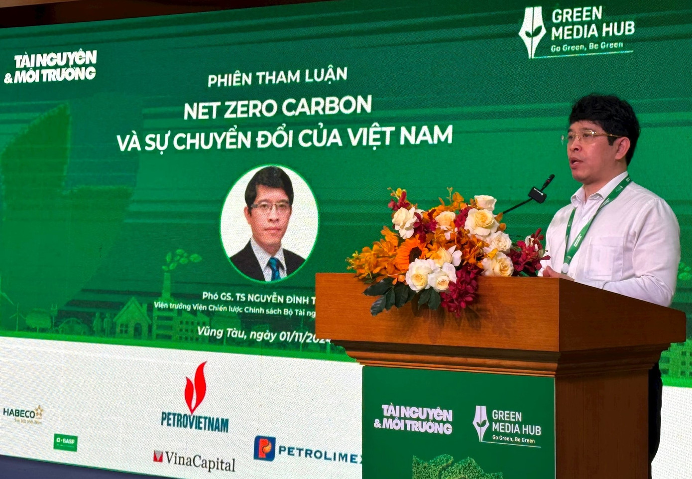 PGS.TS Nguyễn Đình Thọ cho rằng, có 2 yếu tố quan trọng mà Việt Nam cần chú trọng cho mục tiêu Net Zero là nhân lực xanh và hạ tầng xanh.