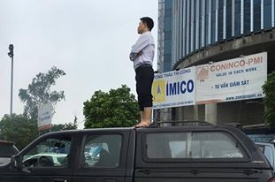 Những chiếc ô tô trông chờ... cứu hộ ảnh 6