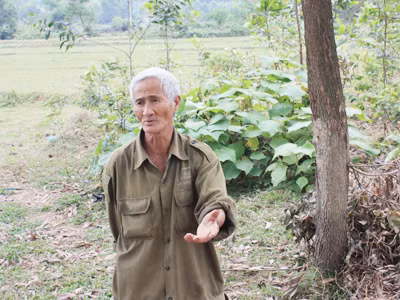 Ông Lưu Thanh, người dân của thung lũng, nói ông rất cơ cực vì khói bụi Ảnh: Nam Cường