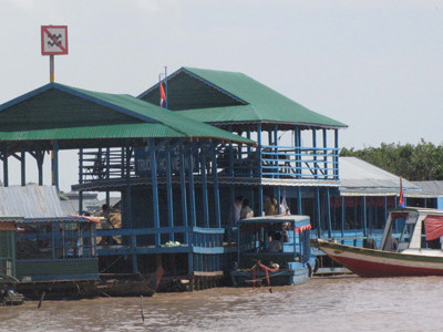 Trường học cho trẻ em Việt Nam lập ra chỉ để xóa mù chữ