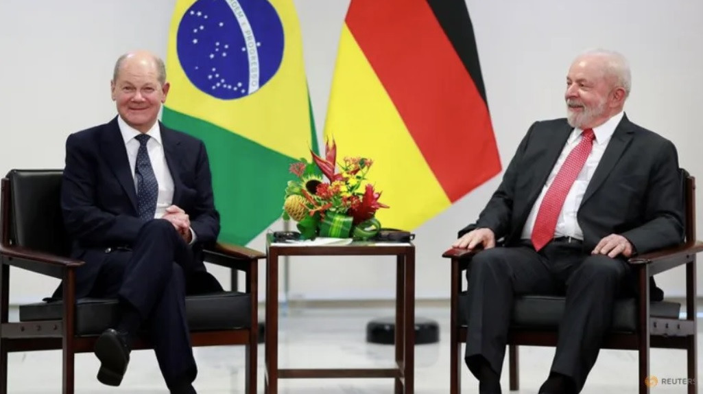 Tổng thống Brazil Luiz Inacio Lula da Silva (phải) trong cuộc tiếp Thủ tướng Đức Olaf Scholz ngày 30/1. (Ảnh: Reuters)