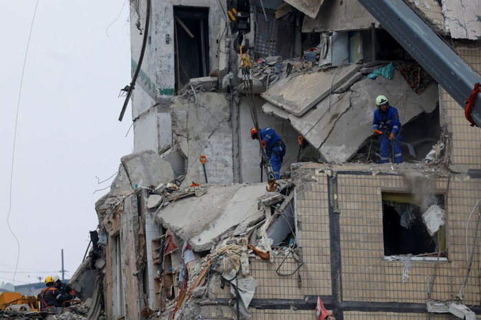 Một toà chung cư ở Dnipro hư hỏng nặng sau đợt tấn công tên lửa ngày 16/1 Một toà chung cư ở Dnipro hư hỏng nặng sau đợt tấn công tên lửa ngày 16/1