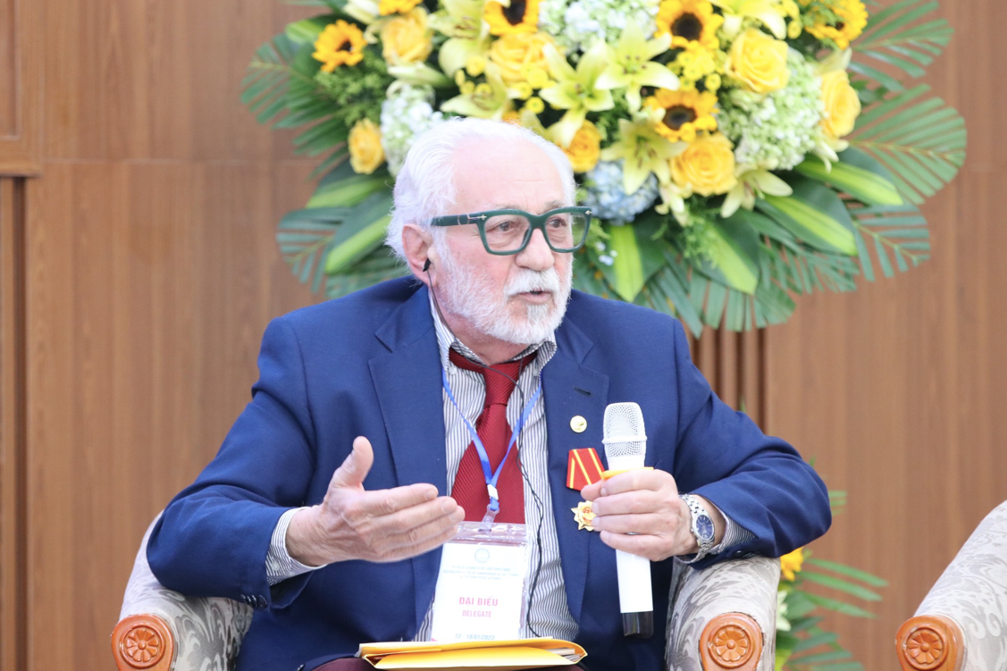 Ông Renato Darsie là đảng viên Đảng những người Cộng sản Ý, nguyên Chủ tịch Hội Hữu nghị Ý – Việt Nam vùng Veneto, một trong những người lãnh đạo phong trào ủng hộ Việt Nam trong kháng chiến chống Mỹ nói chung và Hiệp định Paris nói riêng. Ông đã tham gia tích cực phong trào đấu tranh chống chiến tranh ở Việt Nam và nhiều lần bị chính quyền buộc tội và đưa ra toà. (Ảnh: Như Ý)