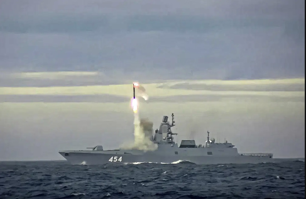 Tên lửa siêu thanh Zircon được phóng từ tàu Đô đốc Gorshkov tháng 5/2022 Tên lửa siêu thanh Zircon được phóng từ tàu Đô đốc Gorshkov tháng 5/2022