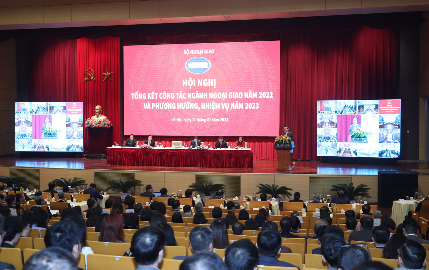 Hội nghị tổng kết những bài học của ngành ngoại giao trong năm 2022 và đề ra phương hướng năm 2023. (Ảnh: Như Ý)