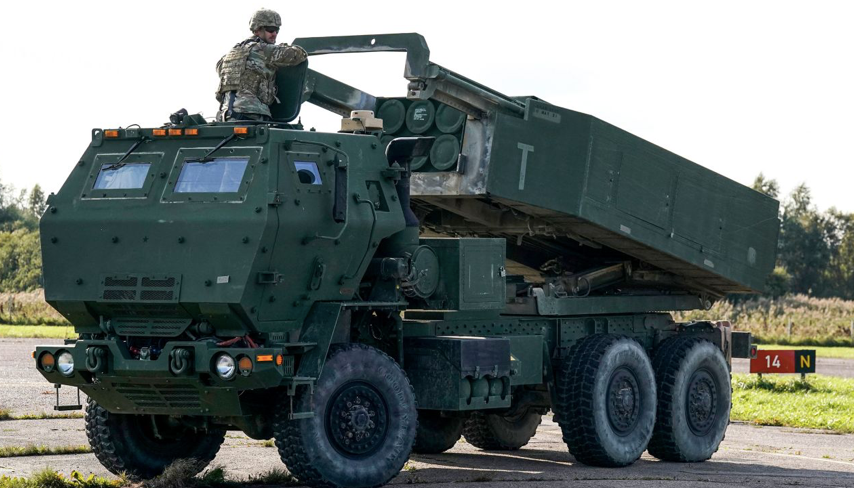 Một hệ thống HIMARS do Mỹ cung cấp. (Ảnh: AP) Một hệ thống HIMARS do Mỹ cung cấp. (Ảnh: AP)