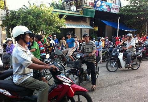 Con giám đốc tự thiêu vì... rớt đại học ảnh 2