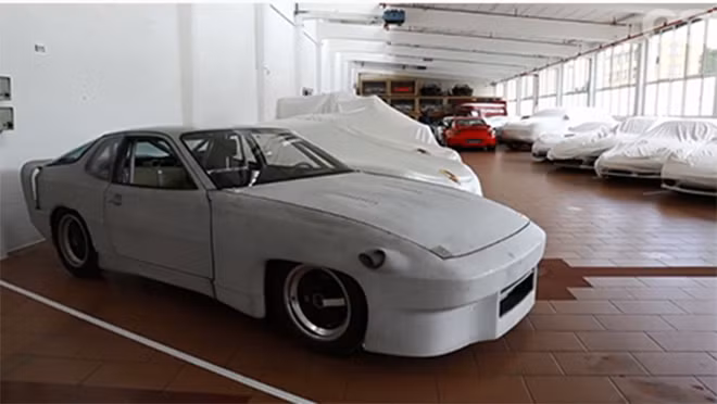 Choáng ngợp trước nhà để xe “bí mật” của Porsche ảnh 9