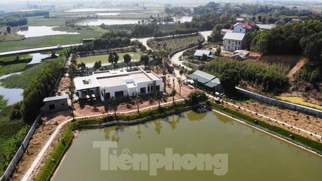 Trang trại nông nghiệp được thuê đất 50 năm với nhiều ưu đãi của gia đình ông Hoàng Xuân Thủy - Phó Chánh thanh tra Sở GTVT Bắc Giang