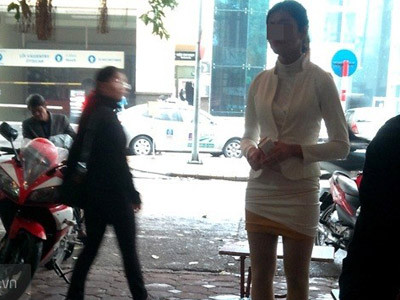 Mặc váy ngắn là yêu cầu gần như bắt buộc với các PG tiếp thị sản phẩm.