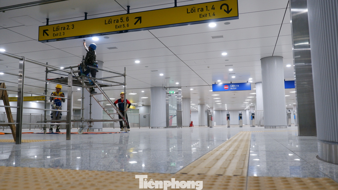 Các công nhân thực hiện các công việc còn lại như kiểm tra, dọn dẹp, đảm bảo công tác vận hành thương mại vào ngày 22/12 tới đây.