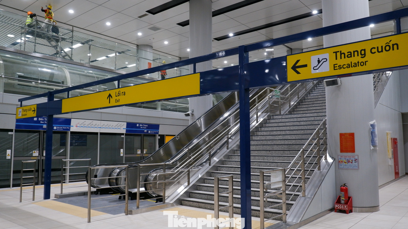 Tầng 2 là nơi tàu dừng, đỗ để đón trả khách. Hai tầng còn lại dành cho các hạng mục kỹ thuật và các không gian thương mại, tiện ích phục vụ hành khách.