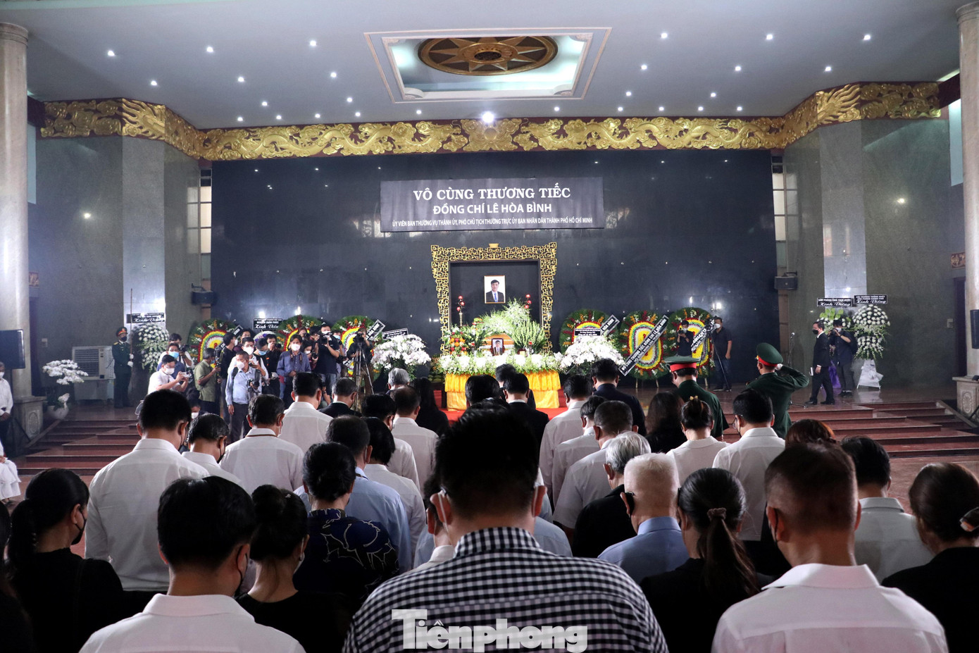 Lễ viếng Phó Chủ tịch Thường trực UBND TPHCM Lê Hòa Bình chiều 31/3. Lễ viếng Phó Chủ tịch Thường trực UBND TPHCM Lê Hòa Bình chiều 31/3.