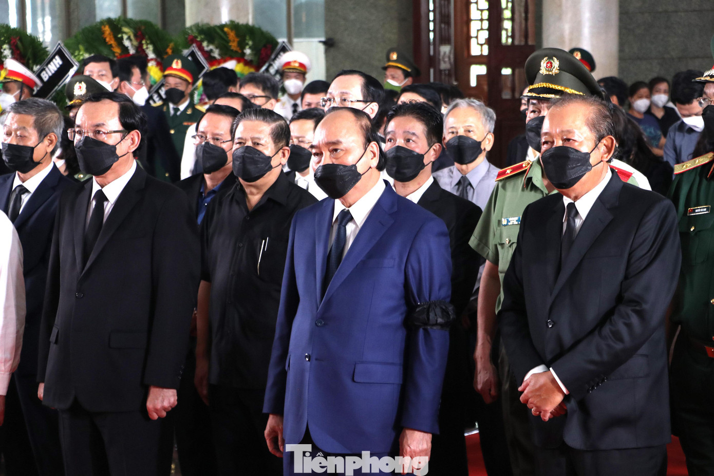 Tham dự lễ viếng có Chủ tịch nước Nguyễn Xuân Phúc, Bí thư Thành ủy TPHCM Nguyễn Văn Nên, nguyên Phó Thủ tướng thường trực Trương Hòa Bình, lãnh đạo trung ương, TPHCM và các sở, ban, ngành, địa phương…