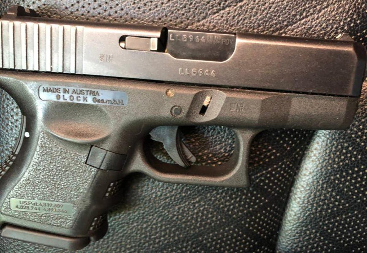 Cây súng được công an thu tại hiện trường. Cây súng được công an thu tại hiện trường.