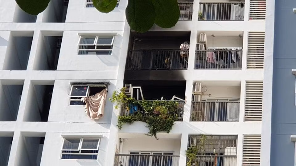 Khu vực căn hộ bị cháy.