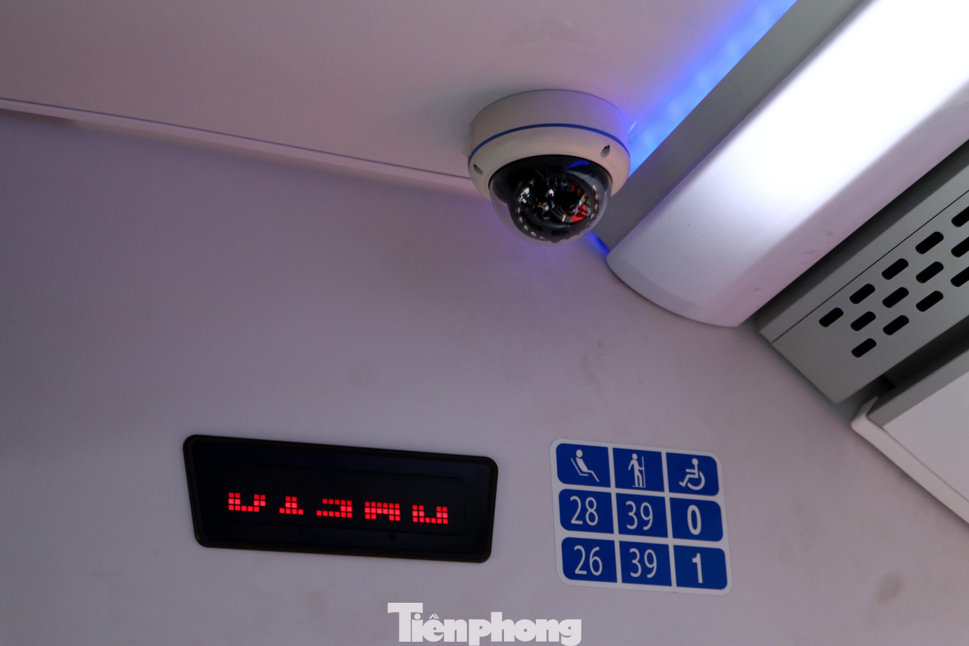 Hệ thống camera 360 độ được trang bị trên xe để đảm bảo an ninh cũng như quản lý tài xế, nhân viên.